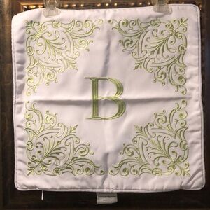 💚 Frontgate Embroidered garden “B” monogram outdoor/indoor zip pillow cover